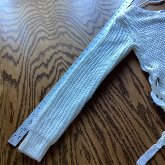 Venus Chunky Knit Sweater Vneck Tie Sides Lace Up Small Ivory 100% Acrylic  Wome - Picture 10 of 10